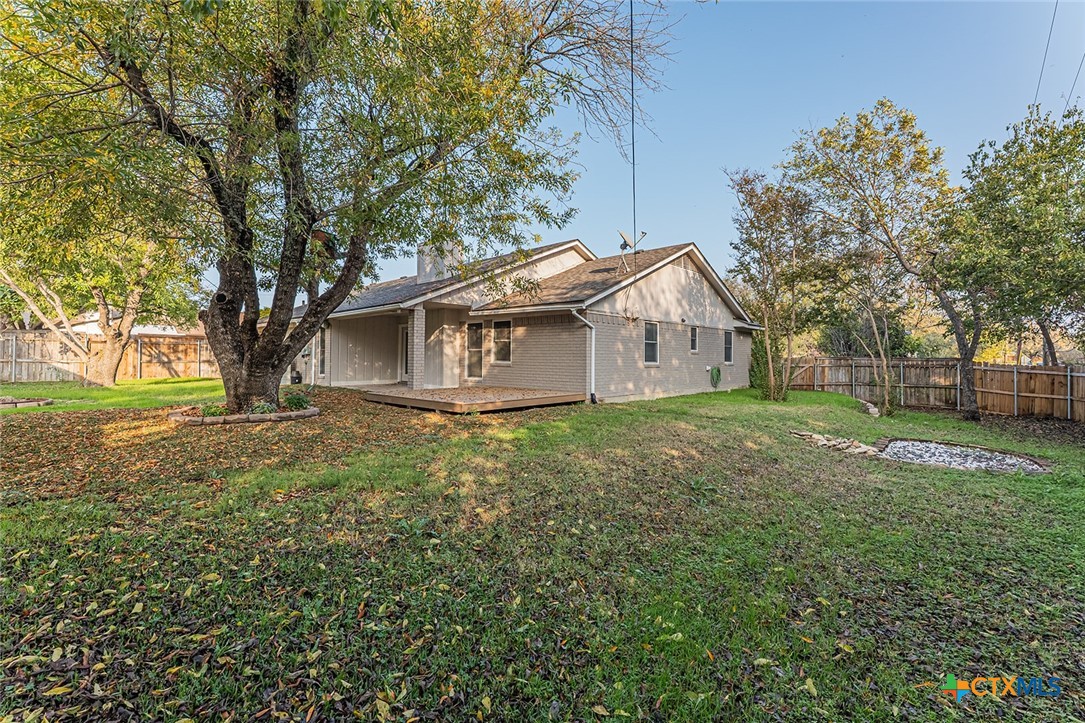 1102 End O Trail Harker Heights, TX 76548 - Photo 36 of 38 a view of a house with backyard and tree