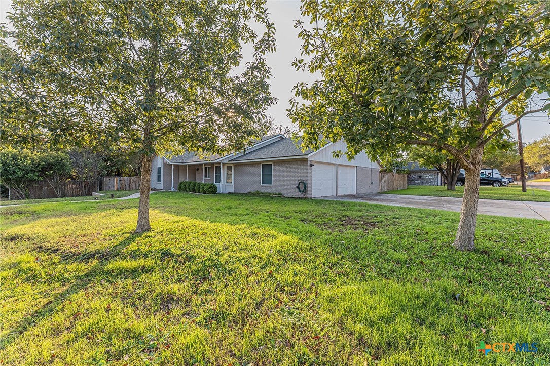 1102 End O Trail Harker Heights, TX 76548 - Photo 37 of 38 a house view with a outdoor space