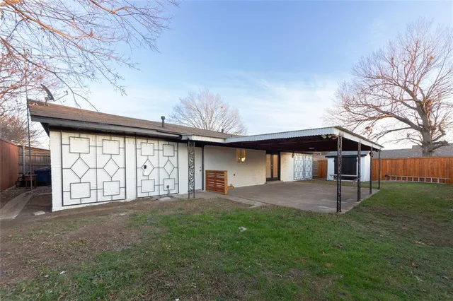 $429,900 | 1241 Stevens Ridge Drive, Dallas, TX 75211