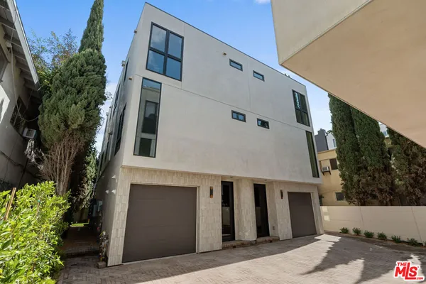$11,000 | 428 Arnaz Drive, Los Angeles, CA 90048
