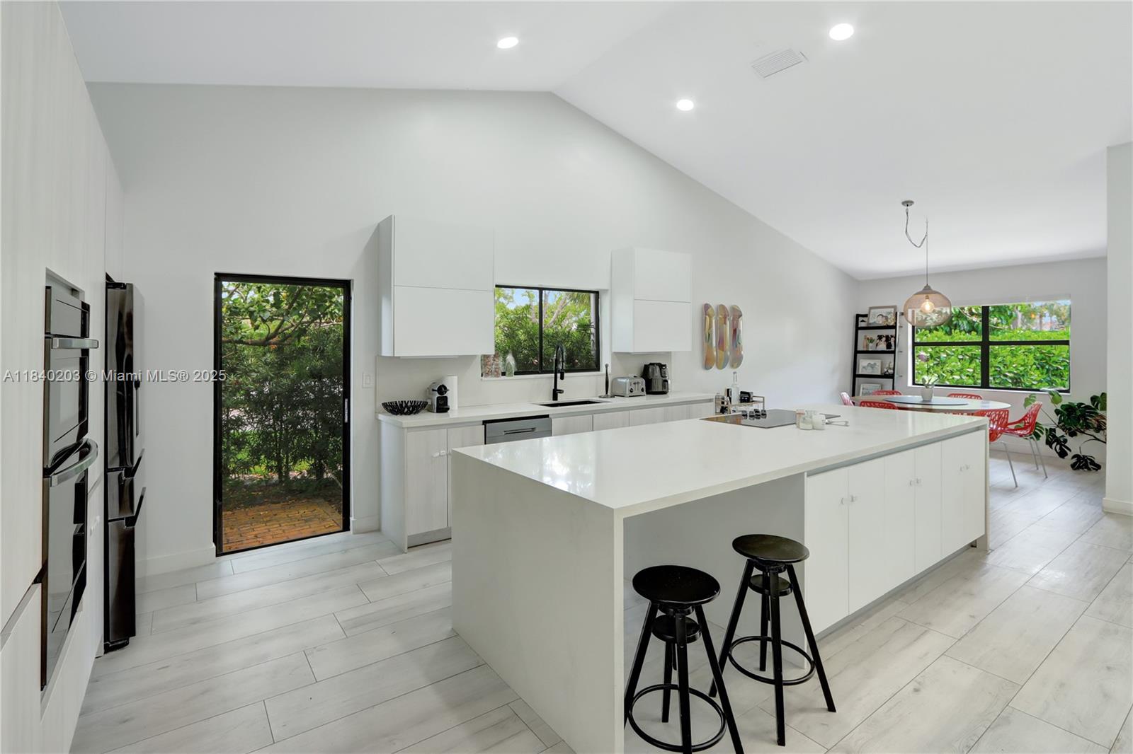 23273 Water Circle Boca Raton, FL 33486 - Photo 9 of 33