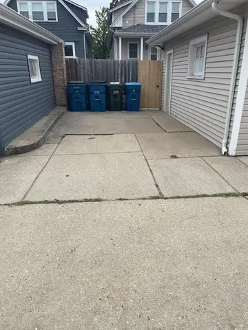 $1,800 | 204 Lathrop Avenue, Unit 2, Forest Park, IL 60130