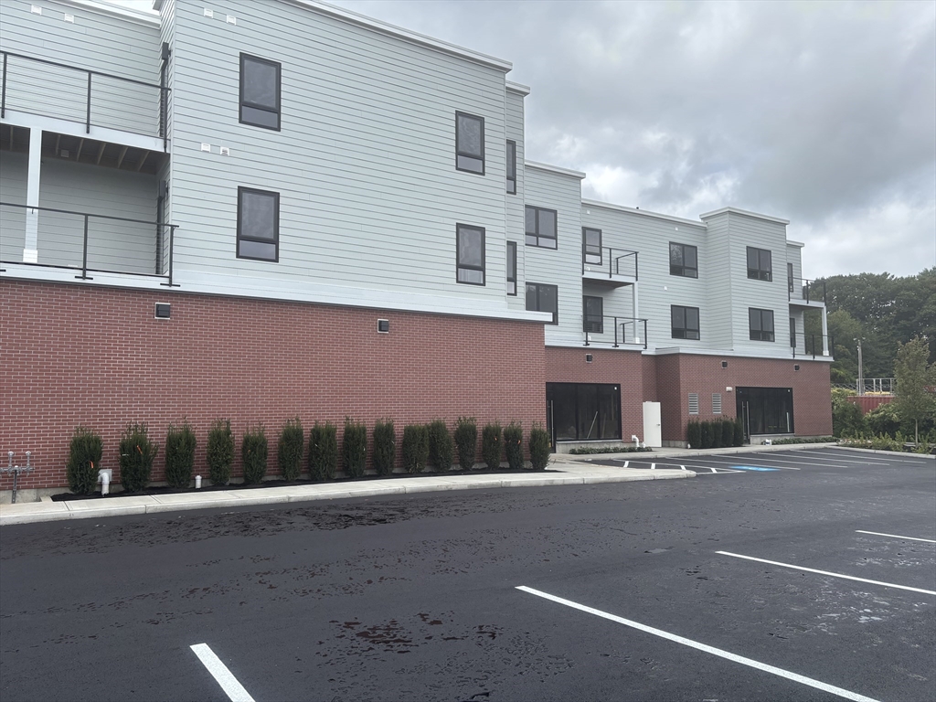 1391 Main Street, Unit 304 Walpole, MA 02081 - Photo 28 of 30