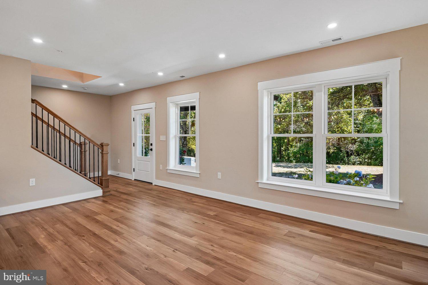 17304 Queen Anne Bridge Road Bowie, MD 20716 - Photo 12 of 73 Living Room