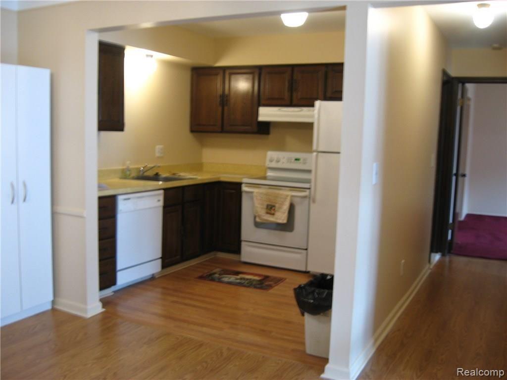 24360 East River Road, Unit 24 Grosse Ile, MI 48138 - Photo 8 of 14