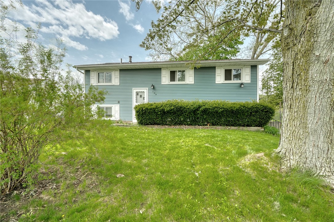 139 Nevins Road Henrietta, NY 14467 - Photo 2 of 38