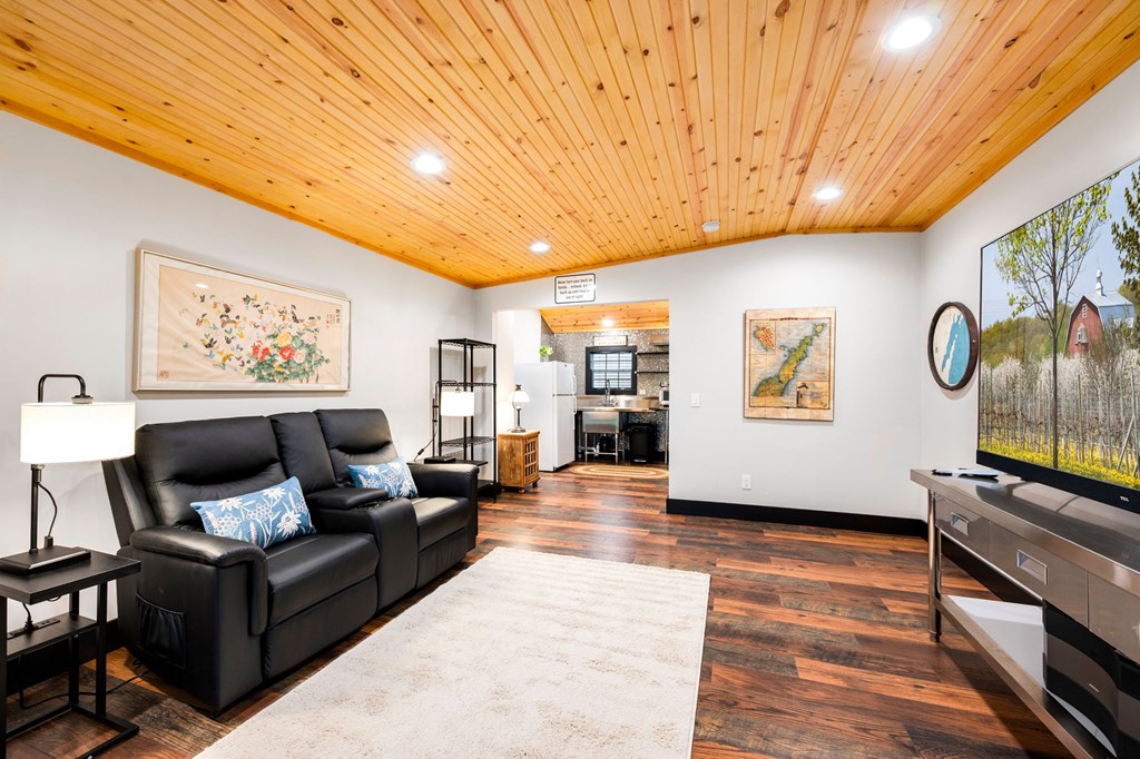 4286 Harbor School Road, Unit 129 Egg Harbor, WI 54209 - Photo 5 of 19 Gallery Image 5
