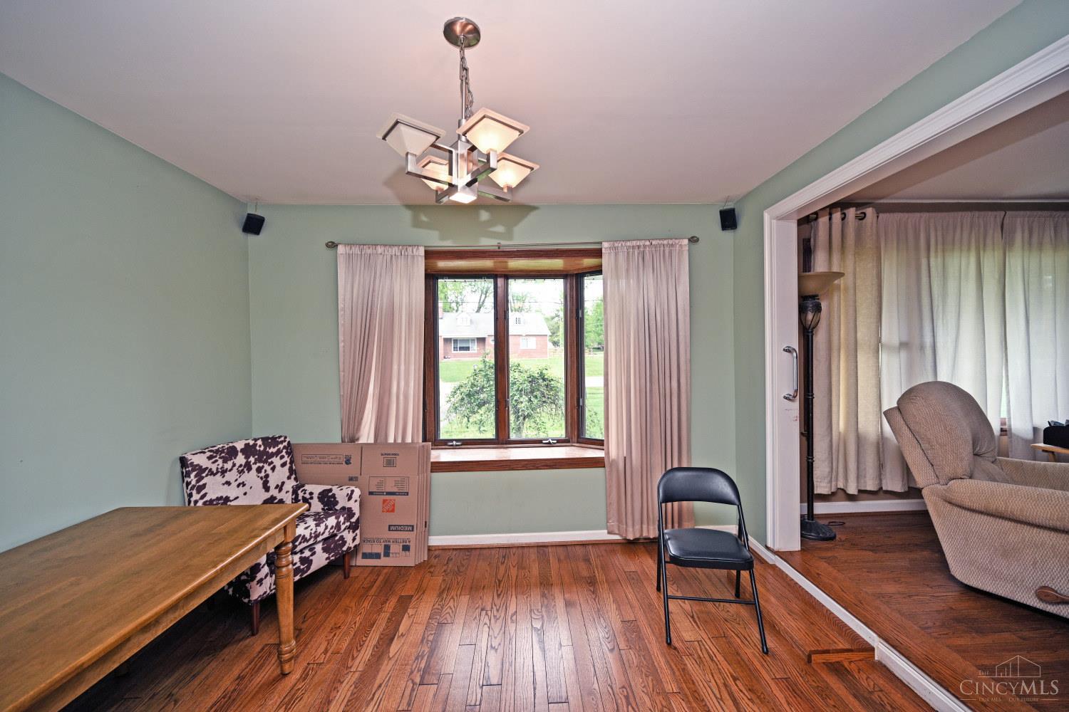 8265 Forest Road Cincinnati, OH 45255 - Photo 10 of 34