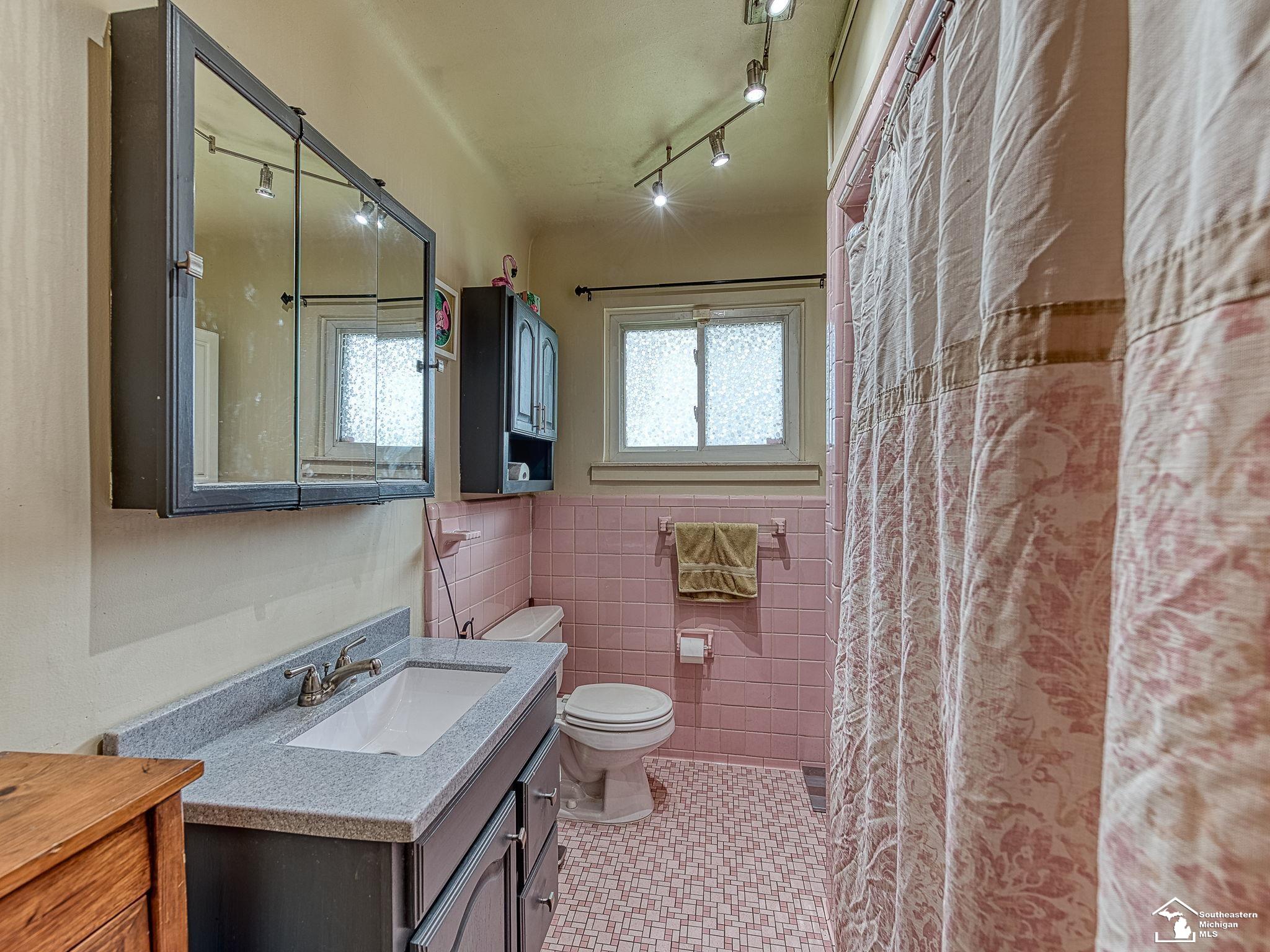 25144 Reeck Road Woodhaven, MI 48183 - Photo 9 of 31