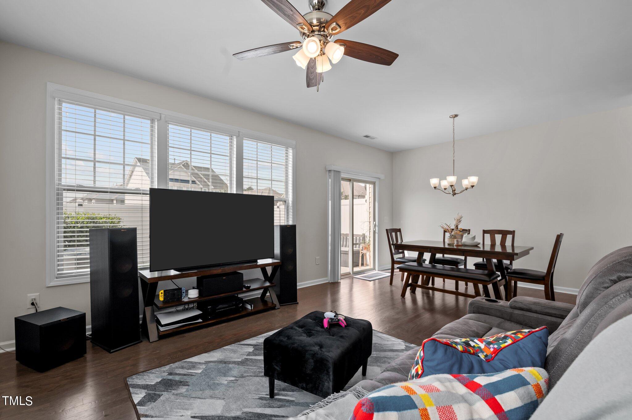 7811 Elmshire Way Raleigh, NC 27616 - Photo 7 of 51 22-web-or-mls-DSC_8912