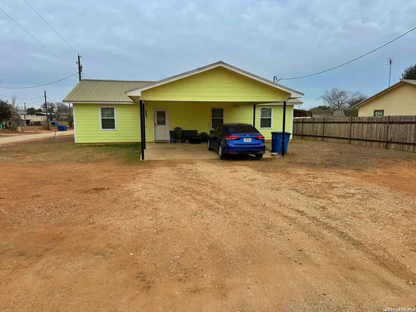 $220,000 | 279 Edwards Avenue, Charlotte, TX 78011
