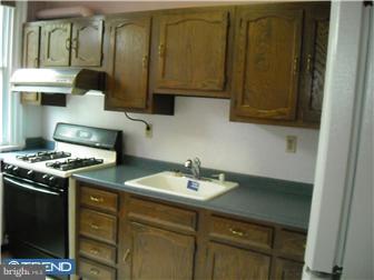 142 Glencoe Road Upper Darby, PA 19082 - Photo 2 of 5 Gallery Image 2