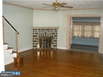 142 Glencoe Road Upper Darby, PA 19082 - Photo 3 of 5 Gallery Image 3