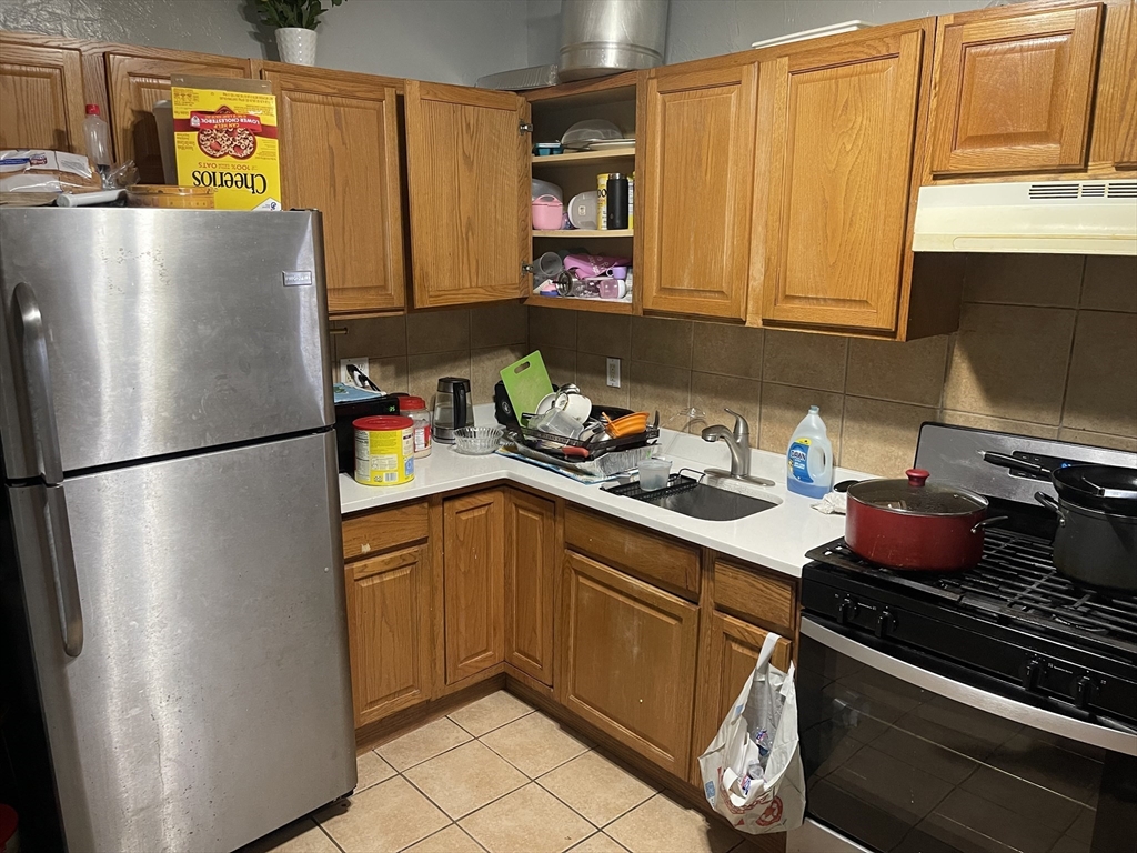 20 Ripley Street, Unit 2 Malden, MA 02148 - Photo 3 of 10