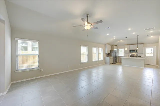 $2,100 | 203 Bright Vly Way, Richmond, TX 77406