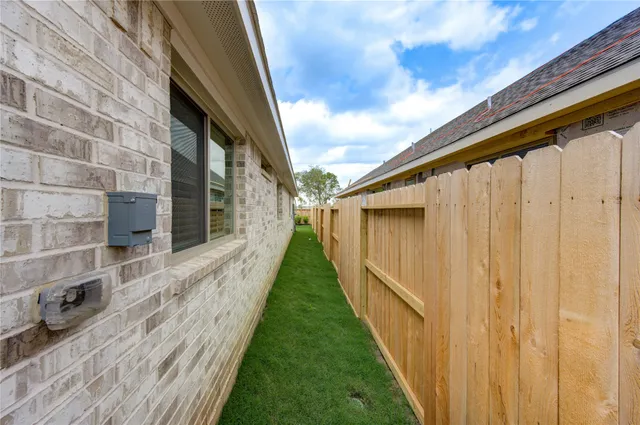 $2,100 | 203 Bright Vly Way, Richmond, TX 77406