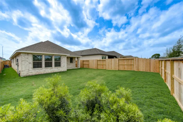 $2,100 | 203 Bright Vly Way, Richmond, TX 77406