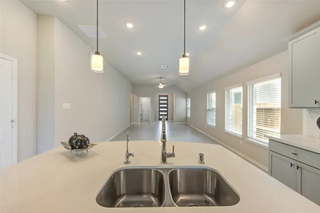 $2,100 | 203 Bright Vly Way, Richmond, TX 77406