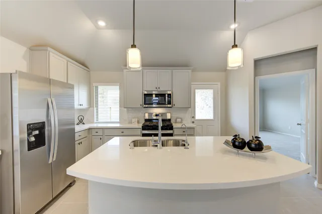 $2,100 | 203 Bright Vly Way, Richmond, TX 77406