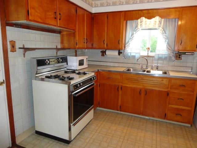 224 Lenore Drive McKees Rocks, PA 15136 - Photo 2 of 19