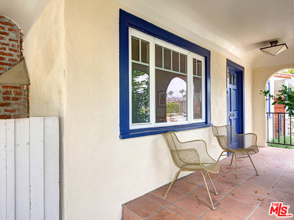 241 Ruth Avenue Venice, CA 90291 - Photo 3 of 25 a view of a room that has a table and chair