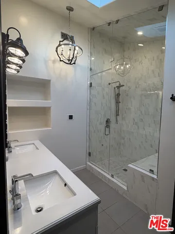 $9,500 | 4930 Strohm Avenue, North Hollywood, CA 91601