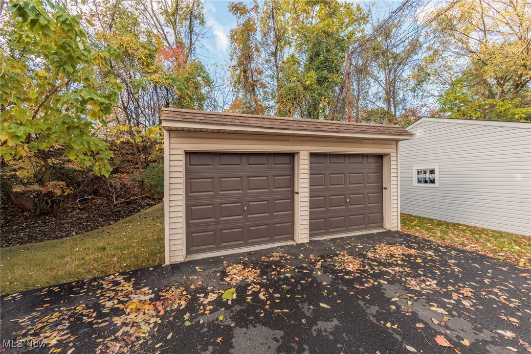 10211 Baltic Road Cleveland, OH 44102 - Photo 5 of 50 Gallery Image 5