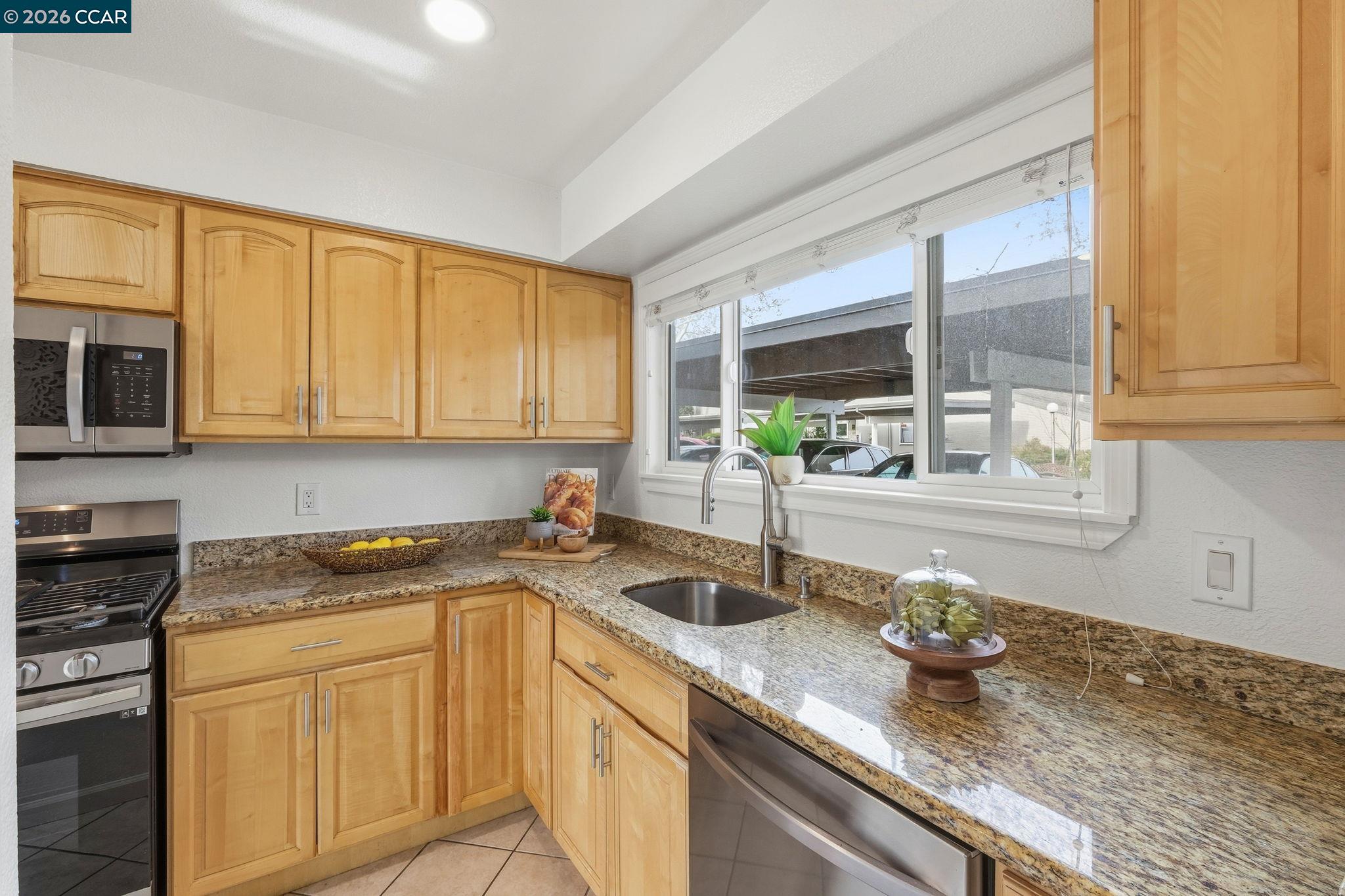 1195 Kenwal Road, Unit B Concord, CA 94521 - Photo 5 of 25