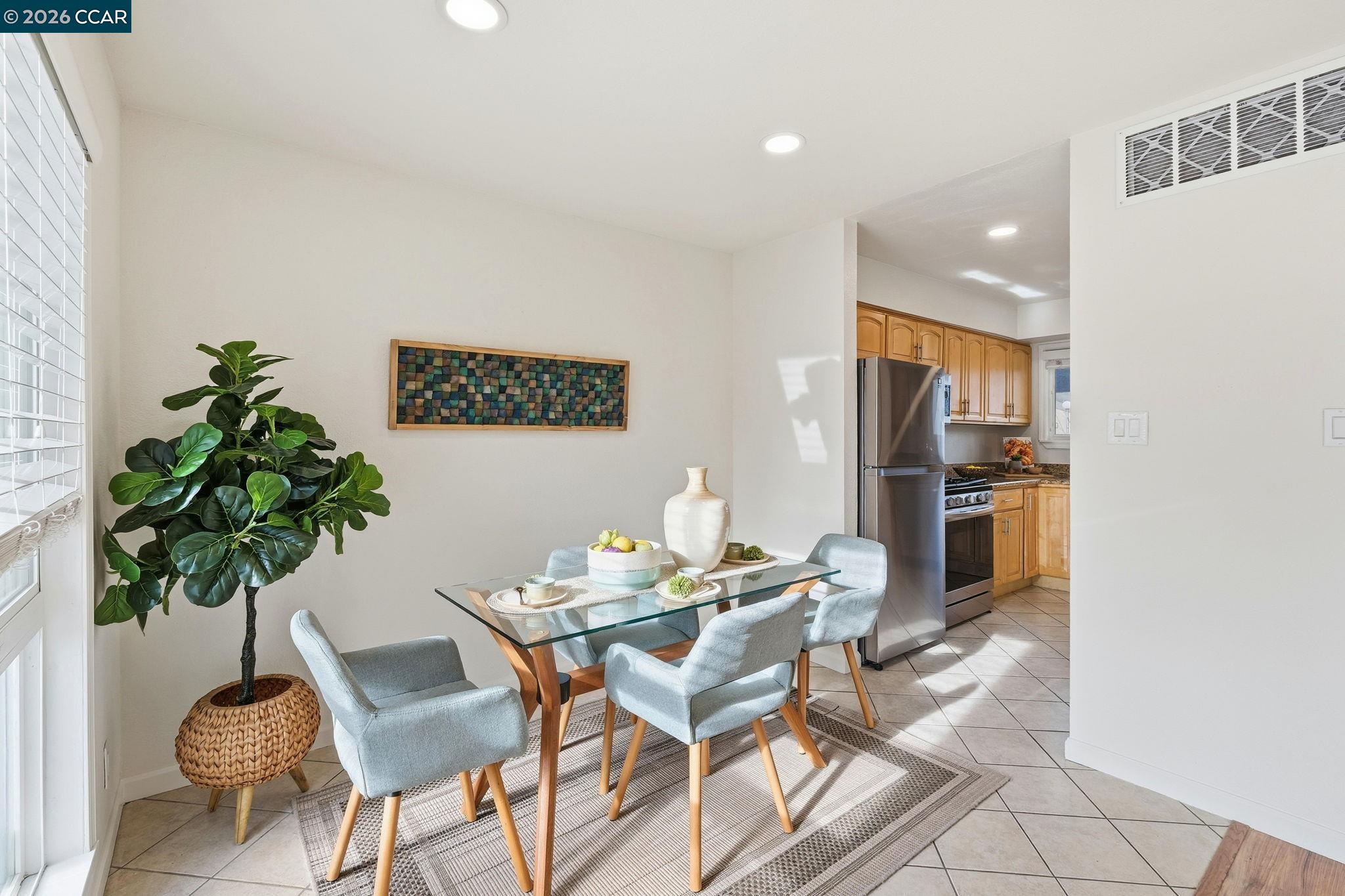 1195 Kenwal Road, Unit B Concord, CA 94521 - Photo 6 of 25