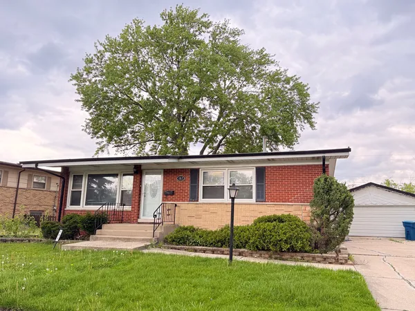 $239,700 | 185 Pleasant Drive, Chicago Heights, IL 60411