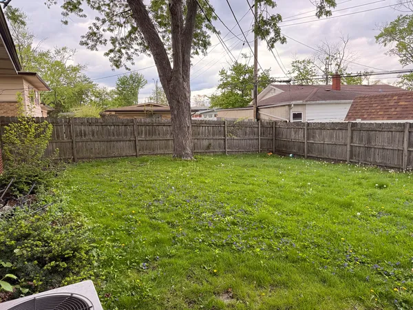 $239,700 | 185 Pleasant Drive, Chicago Heights, IL 60411
