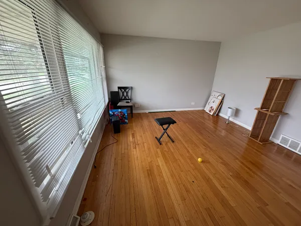 $239,700 | 185 Pleasant Drive, Chicago Heights, IL 60411