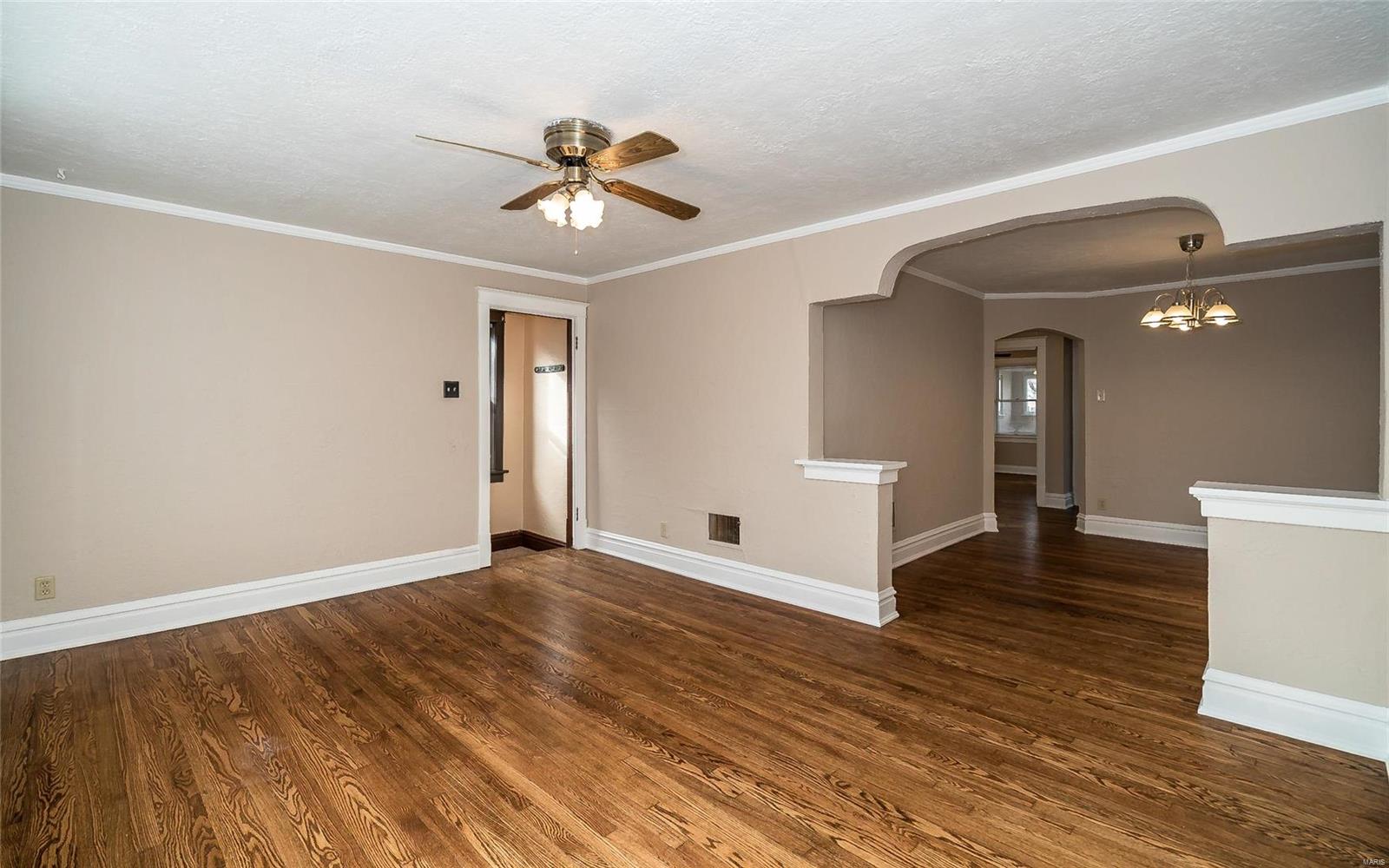 5465 Rosa Avenue St. Louis, MO 63109 - Photo 12 of 59 Gallery Image 12