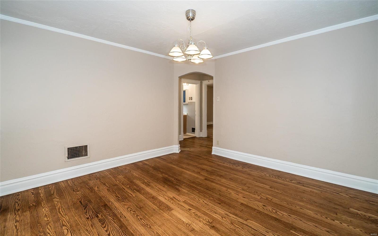 5465 Rosa Avenue St. Louis, MO 63109 - Photo 15 of 59 Gallery Image 15