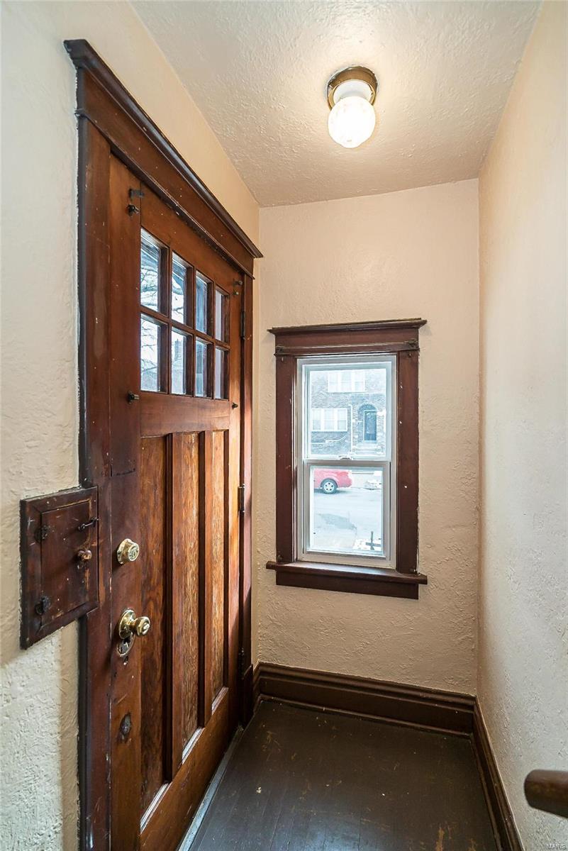 5465 Rosa Avenue St. Louis, MO 63109 - Photo 9 of 59 Gallery Image 9