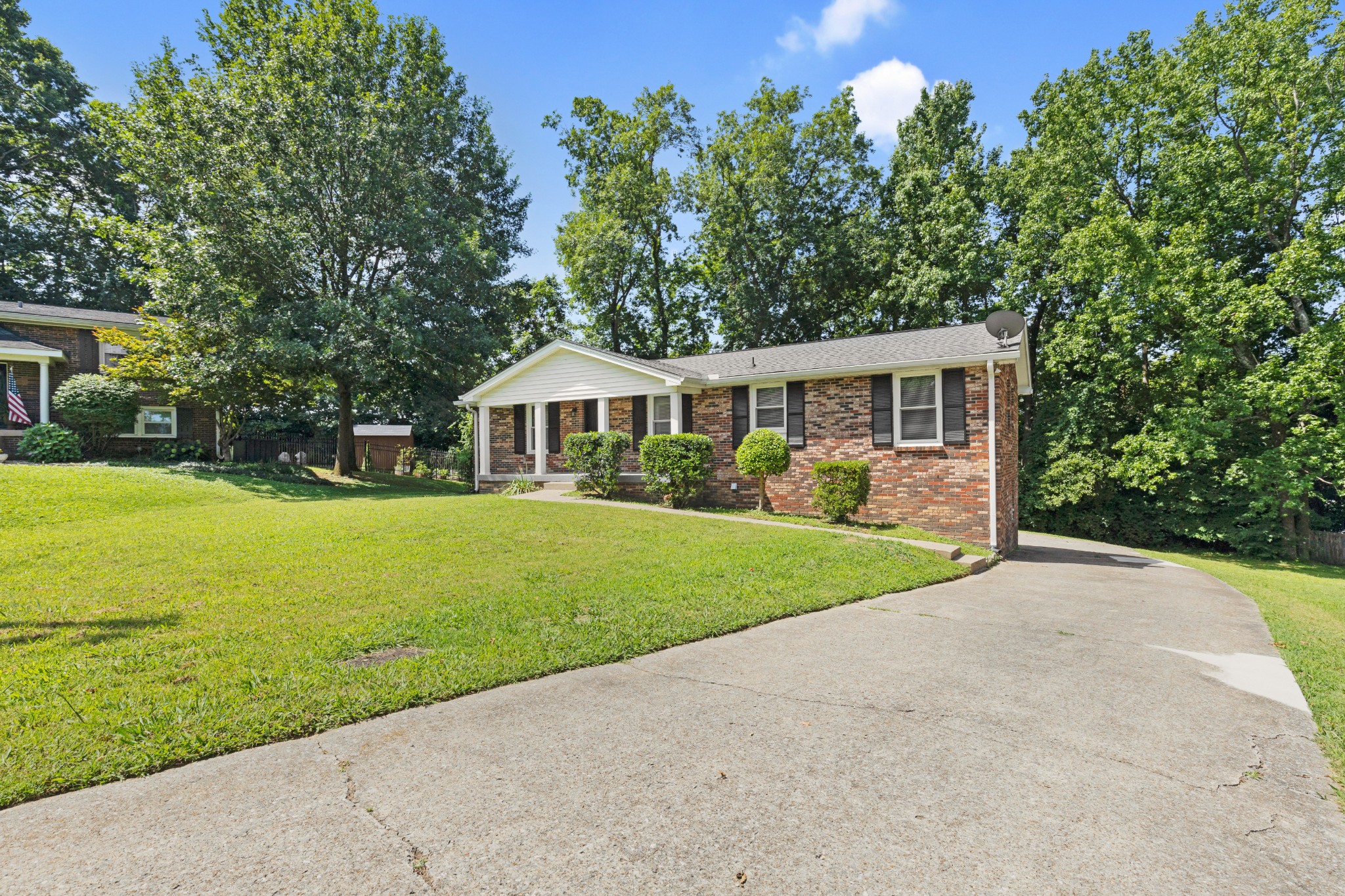 620 Baton Rouge Court Hermitage, TN 37076 - Photo 2 of 25