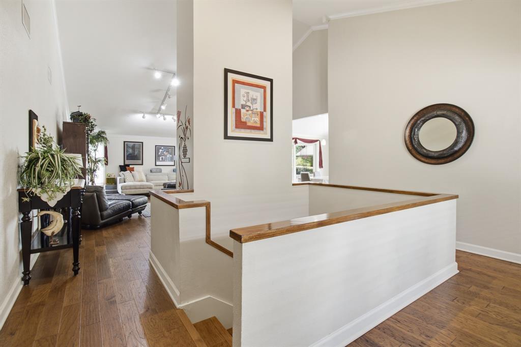 905 Crowley Road Arlington, TX 76012 - Photo 10 of 40