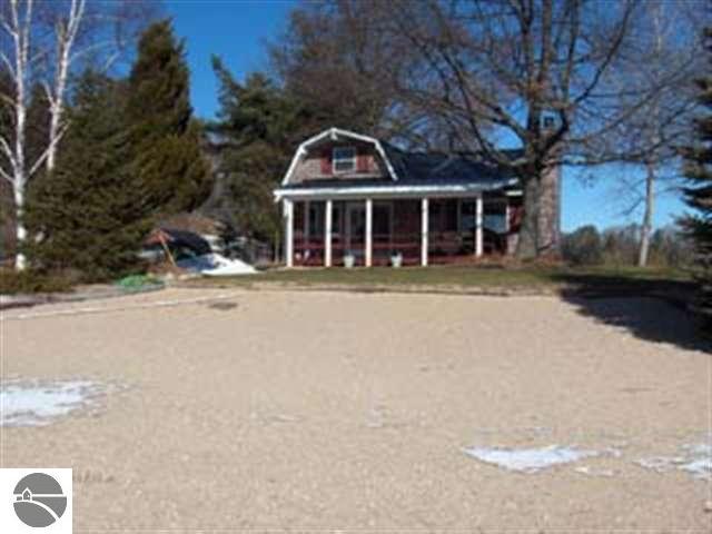 5671 Trager Road Traverse City, MI 49696 - Photo 11 of 25 1735107-10.JPG