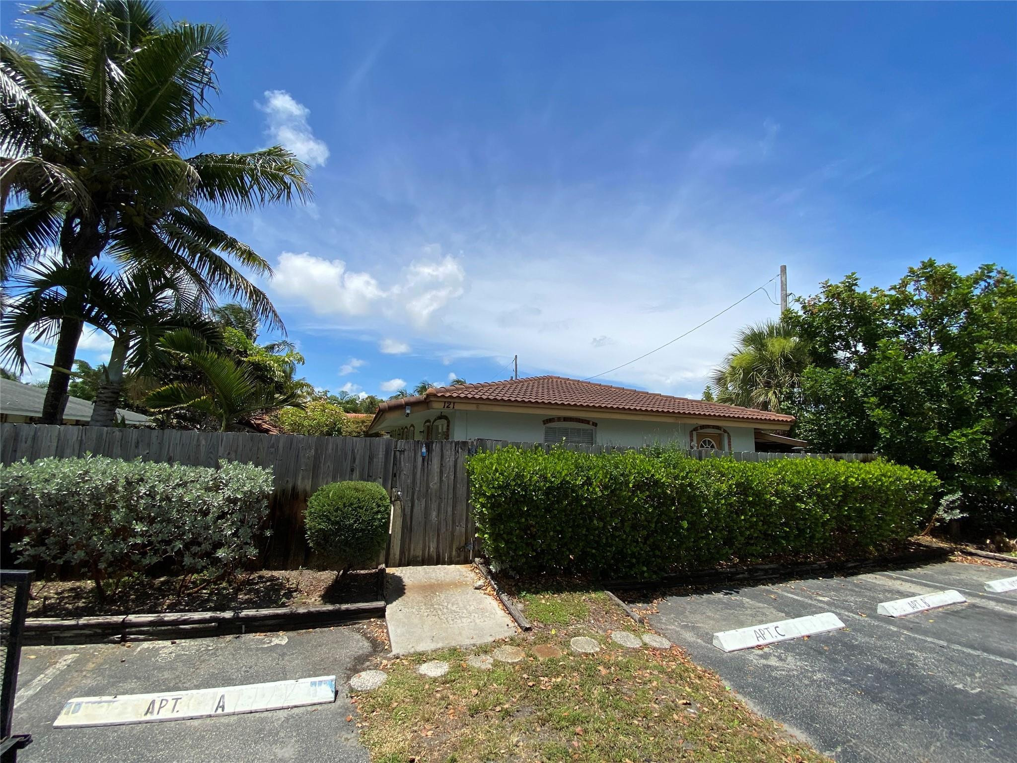 121 Southwest 15th Street, Unit C Pompano Beach, FL 33060 - Photo 12 of 13