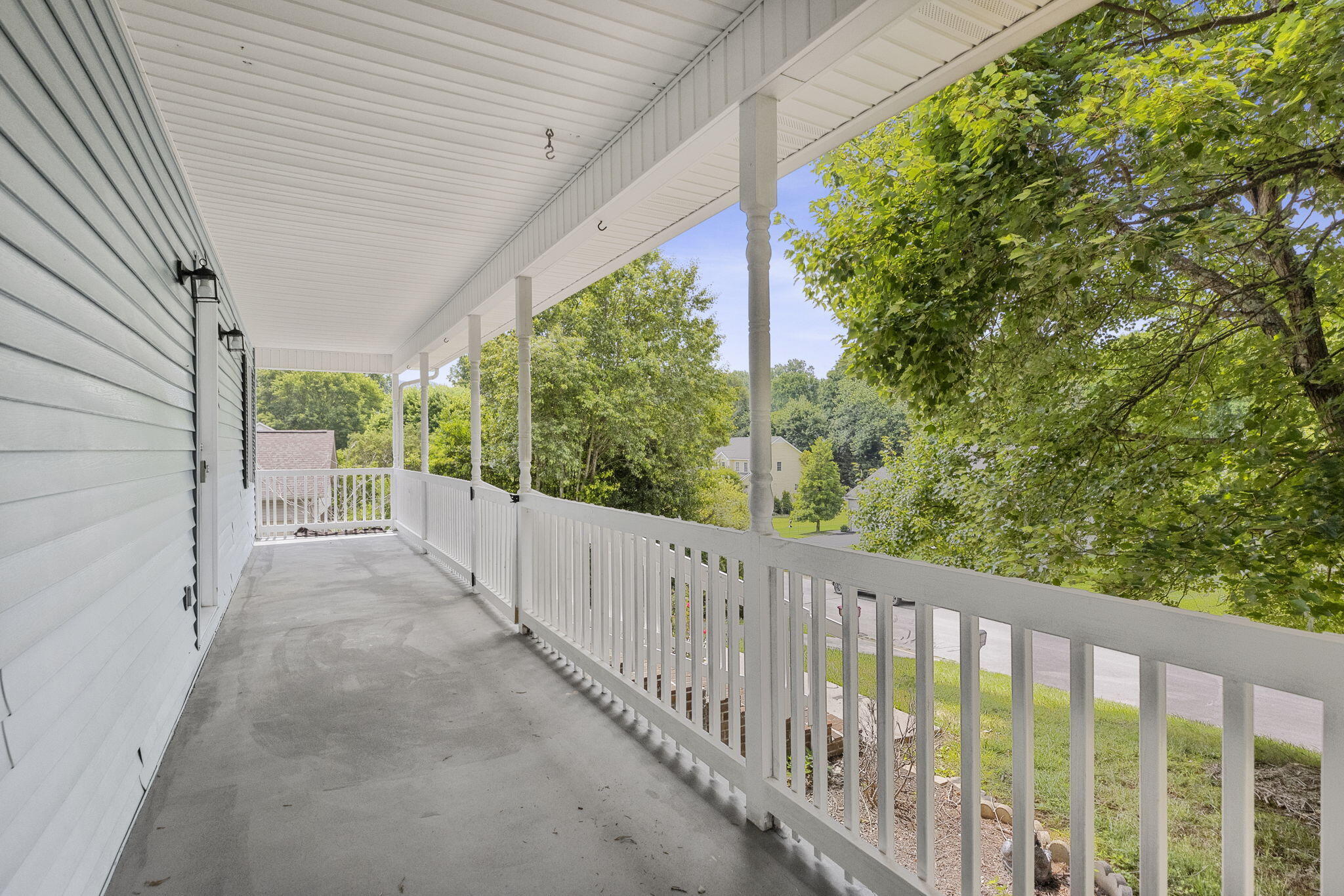 1201 Lone Oak Road Johnson City, TN 37604 - Photo 3 of 28 34-web-or-mls-217A2738