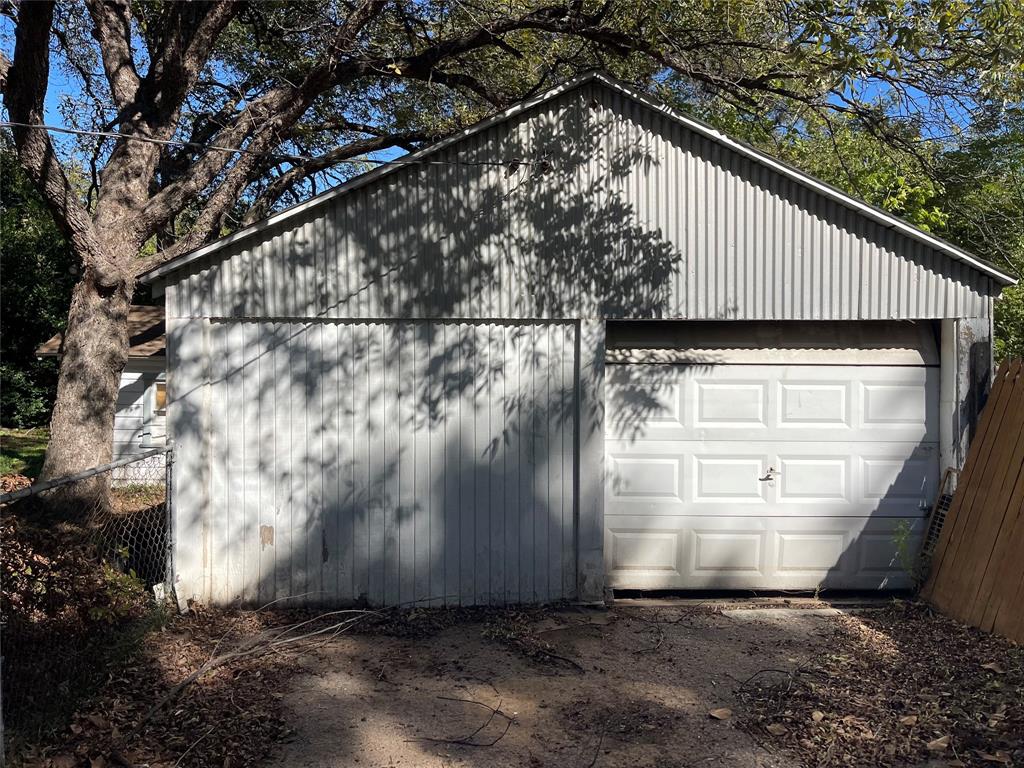 2420 Oakwood Terrace Haltom City, TX 76117 - Photo 4 of 9