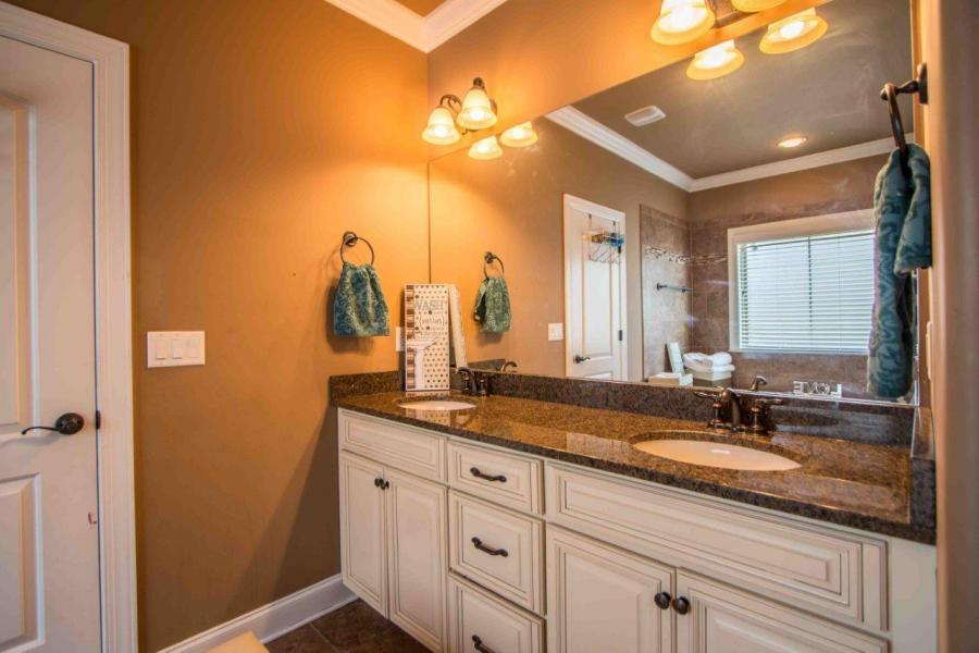8661 Keystone Circle Chattanooga, TN 37421 - Photo 16 of 24 8661 keystone master bath2