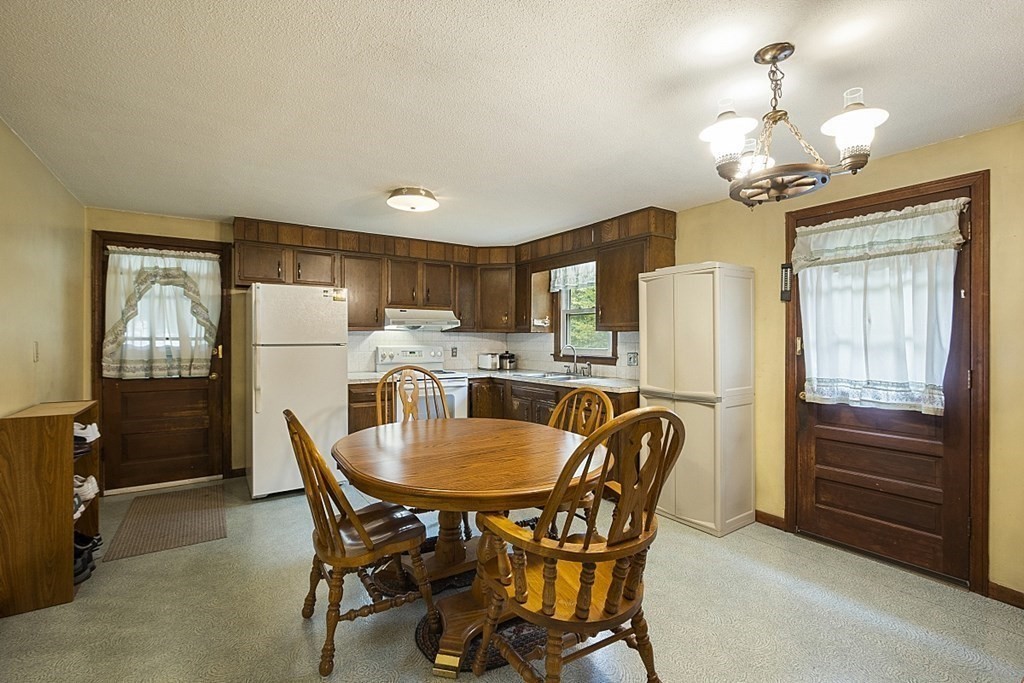 122 Walker Road Shirley, MA 01464 - Photo 11 of 35 Gallery Image 11