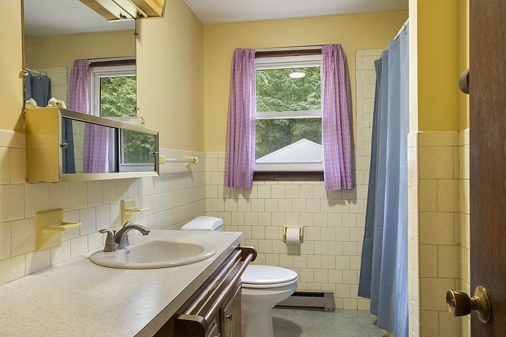 122 Walker Road Shirley, MA 01464 - Photo 21 of 35 Gallery Image 21