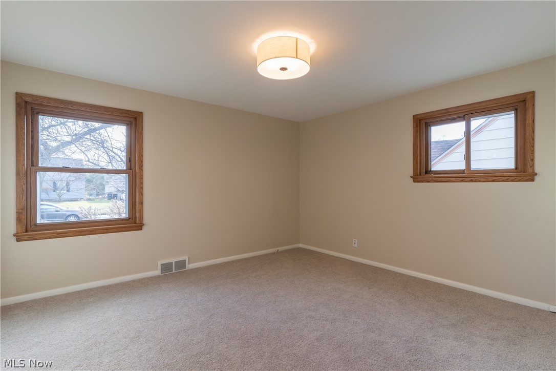 5147 Longton Road Cleveland, OH 44124 - Photo 15 of 31 Gallery Image 15