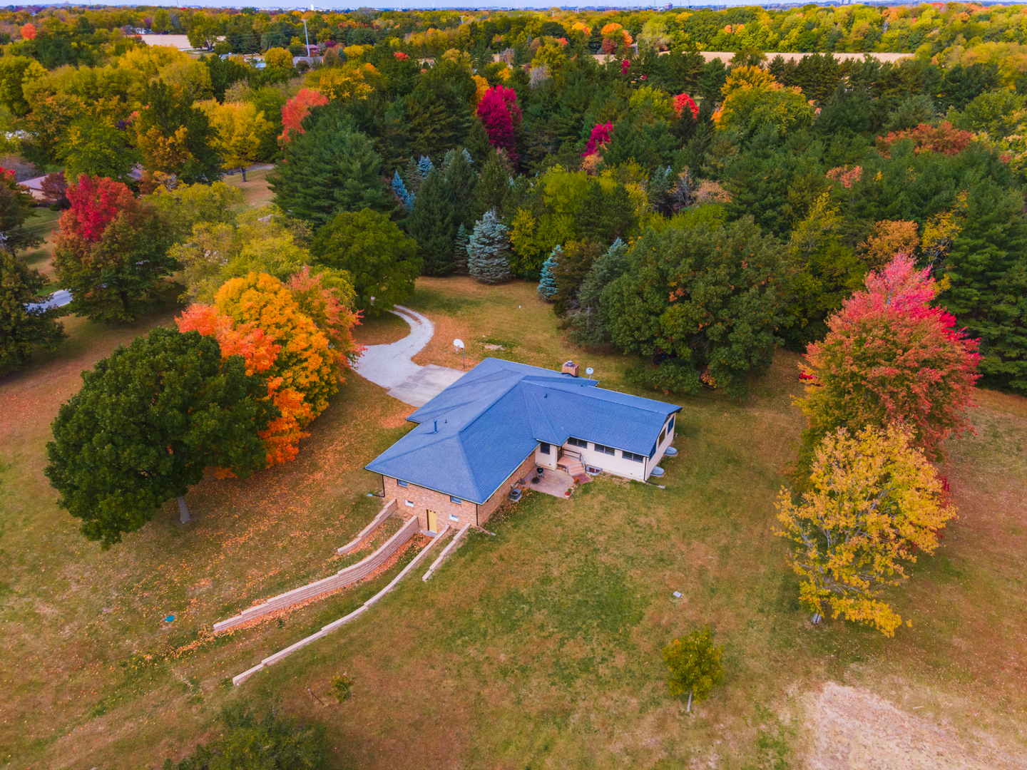 2804 Hendrix Drive Bloomington, IL 61704 - Photo 5 of 71