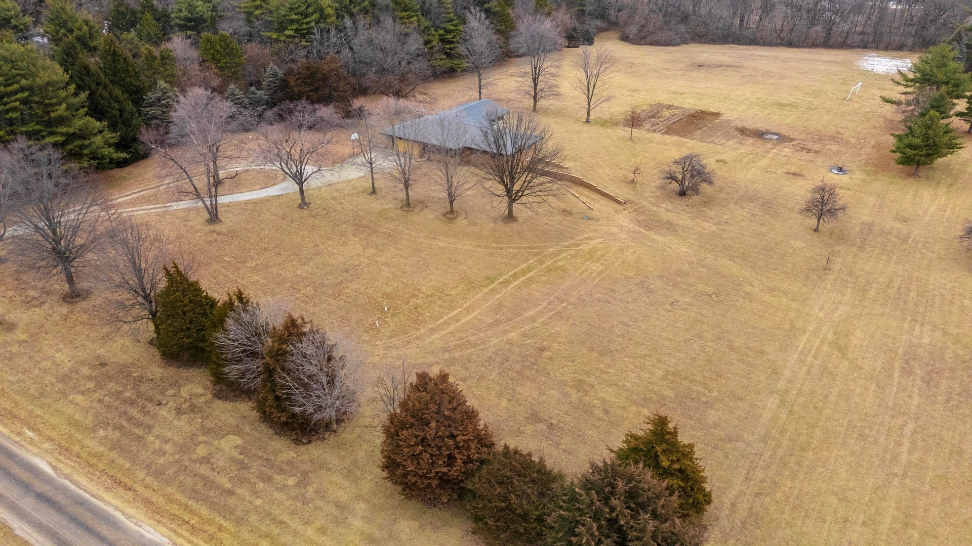 2804 Hendrix Drive Bloomington, IL 61704 - Photo 61 of 71 a view of an outdoor space and seating area