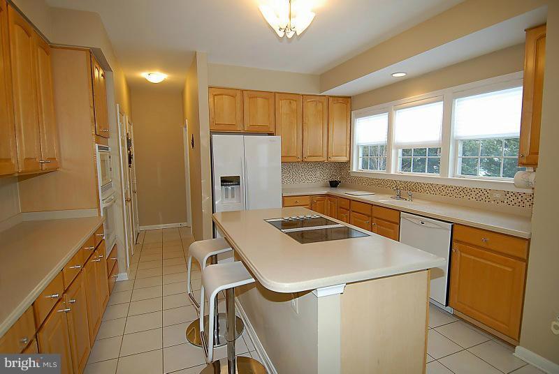 6398 True Lane Springfield, VA 22150 - Photo 15 of 30 Kitchen