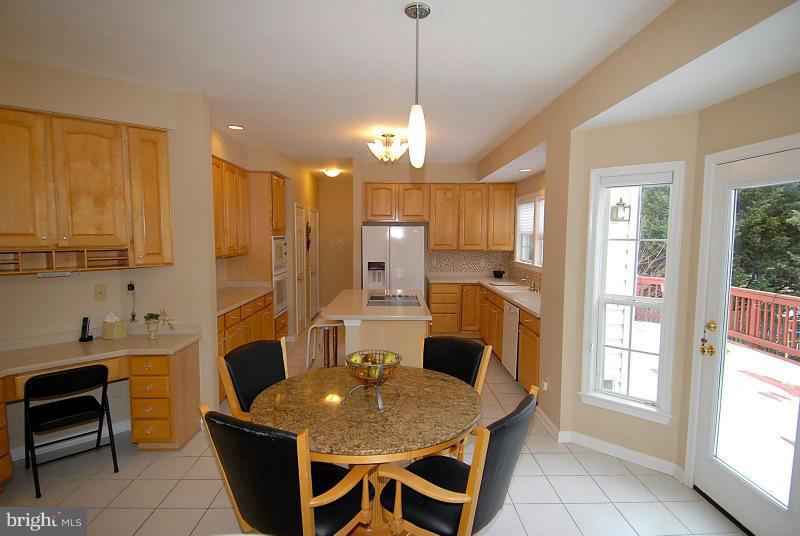 6398 True Lane Springfield, VA 22150 - Photo 18 of 30 Kitchen