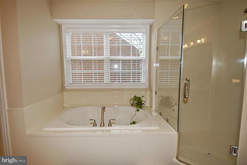 6398 True Lane Springfield, VA 22150 - Photo 26 of 30 Bath (Master)